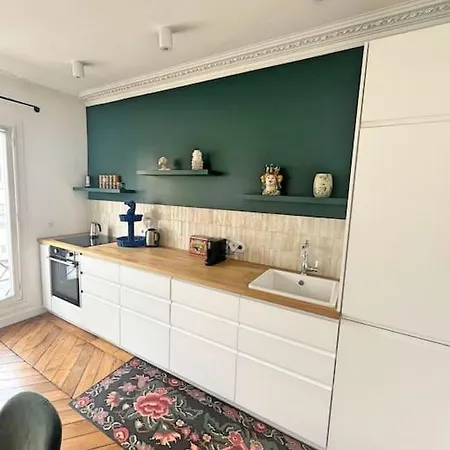 Sunny 2 Bedroom In Batignolles Apartment