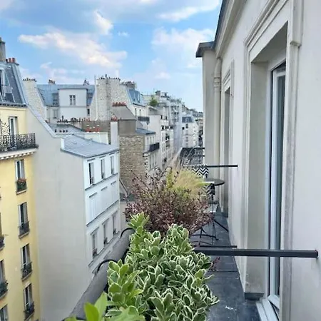 Sunny 2 Bedroom In Batignolles Apartment *
