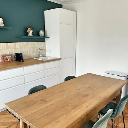 Sunny 2 Bedroom In Batignolles Apartment Paris