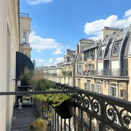 Sunny 2 Bedroom In Batignolles *