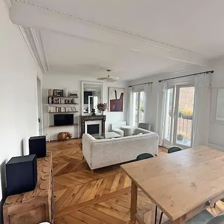 Sunny 2 Bedroom In Batignolles Apartment Paris