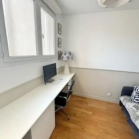 Sunny 2 Bedroom In Batignolles Apartment Paris