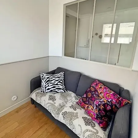 Sunny 2 Bedroom In Batignolles Apartment