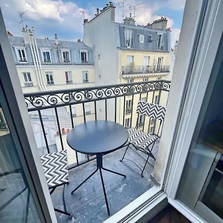 Sunny 2 Bedroom In Batignolles Apartment *